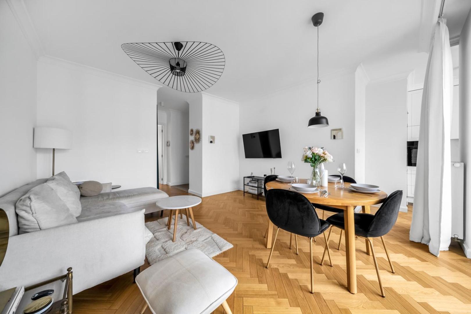 Apartament Zoliborz - Parking & Two Balconies - By Rentujemy